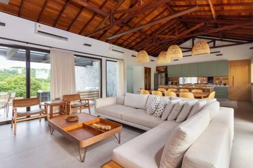 Vista deslumbrante, 4 suítes, piscina, prox golfe (Vista deslumbrante, 4 suites, piscina, prox golfe) in Армакао душ Бузіос Vista deslumbrante, 4 suítes, piscina, prox golfe (Vista deslumbrante, 4 suites, piscina, prox golfe) in Армакао душ Бузіос