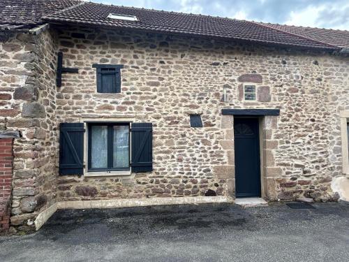 Gite Pierre et Modernité (Gite Pierre et Modernite) in Saint-Maurice-la-Souterraine Gite Pierre et Modernité (Gite Pierre et Modernite) in Saint-Maurice-la-Souterraine
