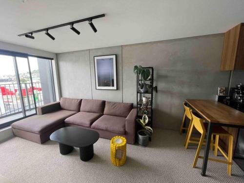 Modern Two Bedroom Apartment with Free Parking in อื่นๆ Modern Two Bedroom Apartment with Free Parking in อื่นๆ
