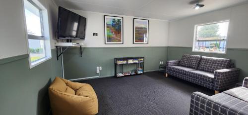 ห้องส่วนกลางสำหรับนั่งเล่น/ดูทีวี, Levin TOP 10 Holiday Park in เลวิน ห้องส่วนกลางสำหรับนั่งเล่น/ดูทีวี, Levin TOP 10 Holiday Park in เลวิน