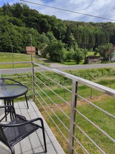 ระเบียง/ชานเรือน, Ferienwohnung Waldblick, nahe Jennersdorf und Therme in ซังคท์ มาร์ทิน แอน เดอร์ ราบบ์ ระเบียง/ชานเรือน, Ferienwohnung Waldblick, nahe Jennersdorf und Therme in ซังคท์ มาร์ทิน แอน เดอร์ ราบบ์