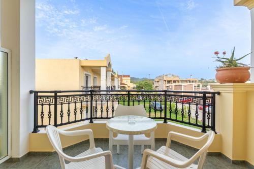 Kosmos Hotel St6 in Agios Stefanos