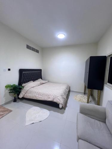 Studio monthly - استديو شهري الإمارات العربية المتحدة - عجمان - الراشيدية