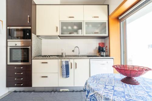 Facilities, Oporto city and Beach apartment in Matosinhos Facilities, Oporto city and Beach apartment in Matosinhos