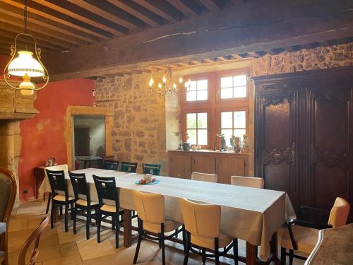 Bankett-terem, Chateau de GRANDVAUX in La Clayette Bankett-terem, Chateau de GRANDVAUX in La Clayette