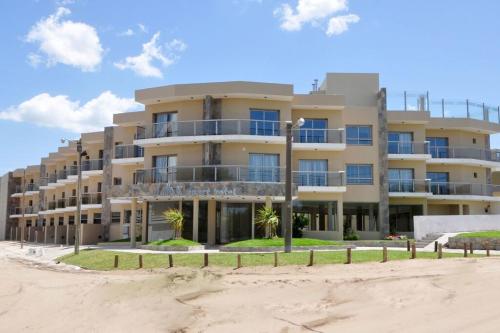 Beach, Apart Hotel Mallak in Costa Azul Beach, Apart Hotel Mallak in Costa Azul