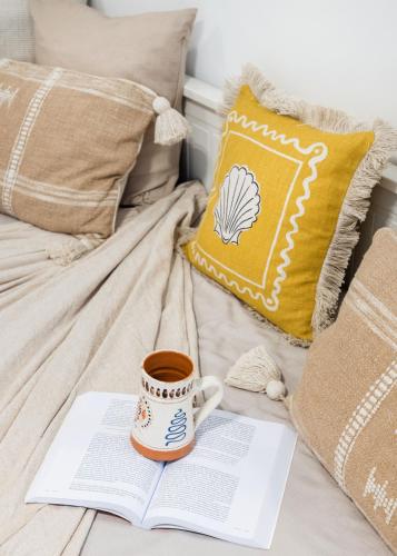 Designer Boutique 2R walk to Opera House & Basilica