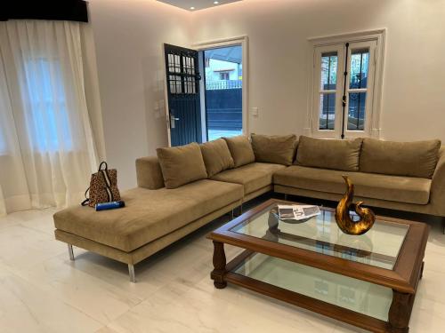 Luxury House Villa Devoto in บียาเดโบโต Luxury House Villa Devoto in บียาเดโบโต