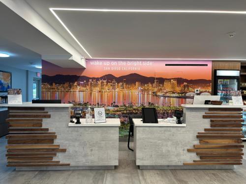 Lobby, La Quinta Inn by Wyndham San Diego - Miramar in Rancho Peñasquitos Lobby, La Quinta Inn by Wyndham San Diego - Miramar in Rancho Peñasquitos