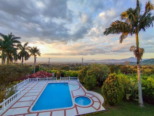 Finca con hermosa vista, billar pool, piscina, atardeceres in 오리엔테 Finca con hermosa vista, billar pool, piscina, atardeceres in 오리엔테