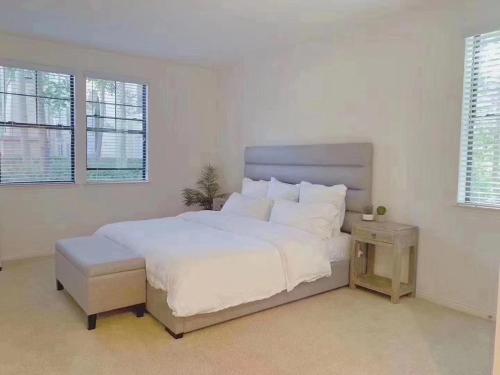 3 Bedrooms Apt with Pool ,GYM in إرفاين سبكترم 3 Bedrooms Apt with Pool ,GYM in إرفاين سبكترم