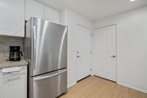 3 Bedrooms Apt with Pool ,GYM in إرفاين سبكترم 3 Bedrooms Apt with Pool ,GYM in إرفاين سبكترم