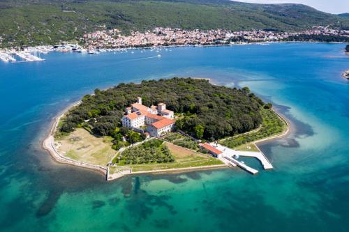 Buitenkant, MIA Family Apartments Punat in Krk Island Buitenkant, MIA Family Apartments Punat in Krk Island