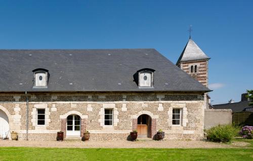 Exterior view, Gite L'Orangerie du Chateau D'Emalleville in Saint-Sauveur-d'Emalleville Exterior view, Gite L'Orangerie du Chateau D'Emalleville in Saint-Sauveur-d'Emalleville