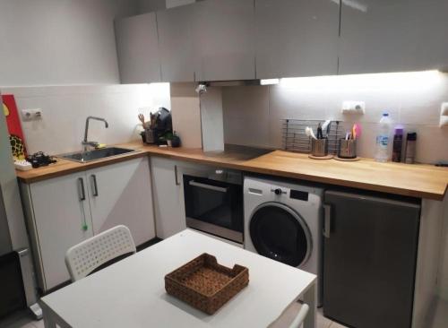 Cozy apartment at King George str Pagkrati - image 10