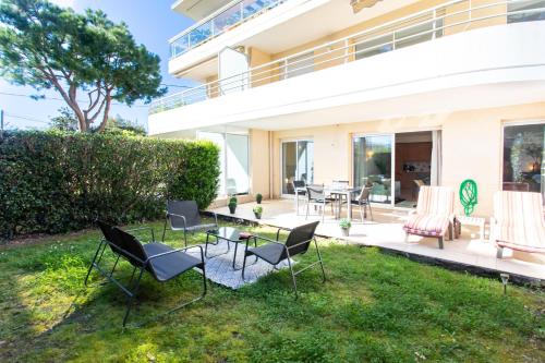 A13 - 1 BDR Garden floor Fontonne - AC, Pool & Parking