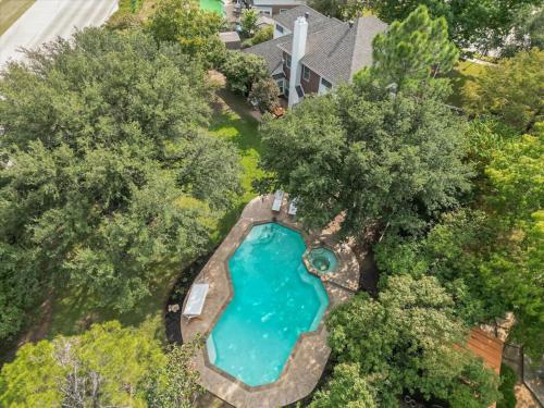 Tropical Pool Oasis - 5 BR Foosbal Cinema in Flower Mound Tropical Pool Oasis - 5 BR Foosbal Cinema in Flower Mound