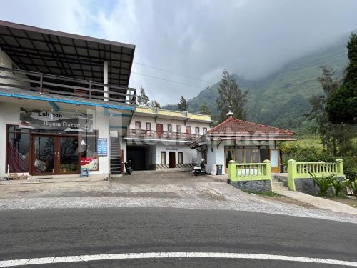 Exterior view, Family Homestay Syariah Bromo Mitra RedDoorz in Bromo Exterior view, Family Homestay Syariah Bromo Mitra RedDoorz in Bromo
