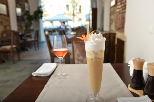 This photo about Le Petit Paris shared on HyHotel.com