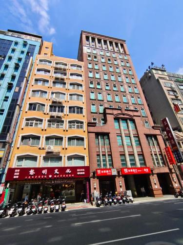 Exterior view, 日初青旅 Sundaily Hostel 北車 in Taipei Exterior view, 日初青旅 Sundaily Hostel 北車 in Taipei