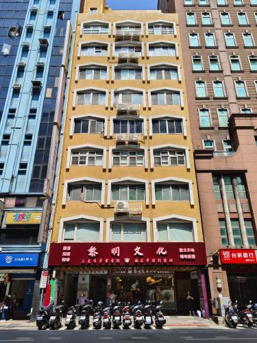 Exterior view, 日初青旅 Sundaily Hostel 北車 in Taipei Exterior view, 日初青旅 Sundaily Hostel 北車 in Taipei