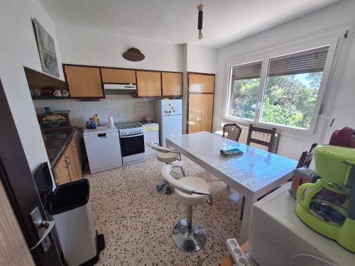 Konyha, Les mûriers - Etage complet d'une grande maison avec jardin (Les muriers - Etage complet d'une grande maison avec jardin) in Argeliers Konyha, Les mûriers - Etage complet d'une grande maison avec jardin (Les muriers - Etage complet d'une grande maison avec jardin) in Argeliers