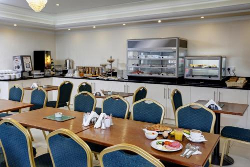 Restaurant, Best Western London Highbury Hotel in Kings Cross St. Pancras Restaurant, Best Western London Highbury Hotel in Kings Cross St. Pancras