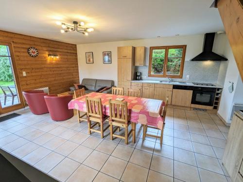 Gîte Plainfaing, 4 pièces, 6 personnes - FR-1-589-267 ("Chalet Confort 3 Chambres avec Cheminee au Cœur des Vosges, pres de Colmar et Route des Cretes" - F) in Plainfaing Gîte Plainfaing, 4 pièces, 6 personnes - FR-1-589-267 ("Chalet Confort 3 Chambres avec Cheminee au Cœur des Vosges, pres de Colmar et Route des Cretes" - F) in Plainfaing