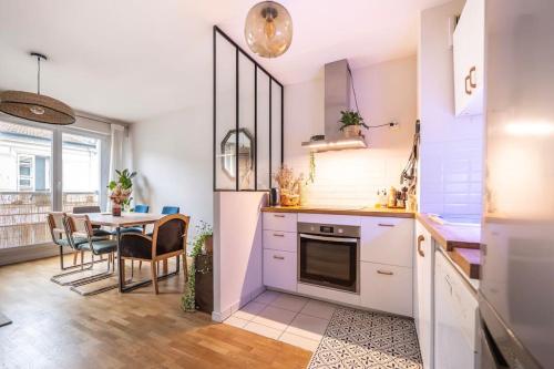 Charming modern and bright apartment 4P in Les Lilas Charming modern and bright apartment 4P in Les Lilas