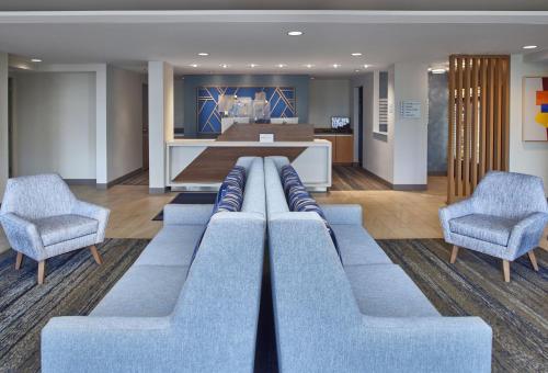 Előcsarnok, Holiday Inn Express Akron Nw Fairlawn By IHG in Akron (Ohio) Előcsarnok, Holiday Inn Express Akron Nw Fairlawn By IHG in Akron (Ohio)