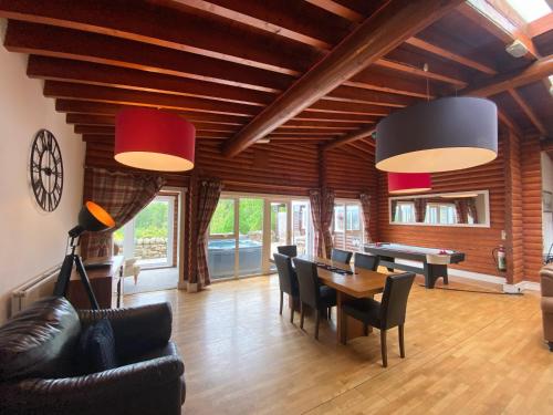 Kaoglen-GrandSuite-Hot Tub-Pitlochry-Dunkeld-Pet Friendly in كيركميشيل Kaoglen-GrandSuite-Hot Tub-Pitlochry-Dunkeld-Pet Friendly in كيركميشيل