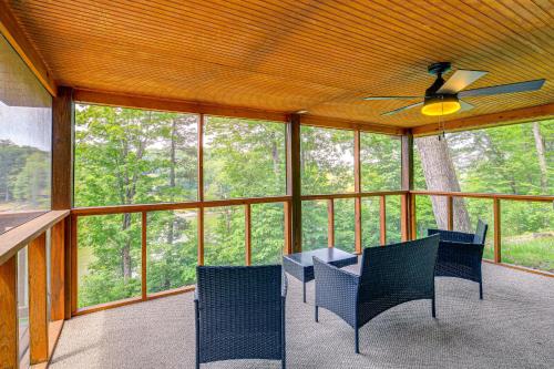 Peaceful South Holston Lake Cabin with Dock and Deck! in 弗吉尼亞州阿賓登 (VA) Peaceful South Holston Lake Cabin with Dock and Deck! in 弗吉尼亞州阿賓登 (VA)