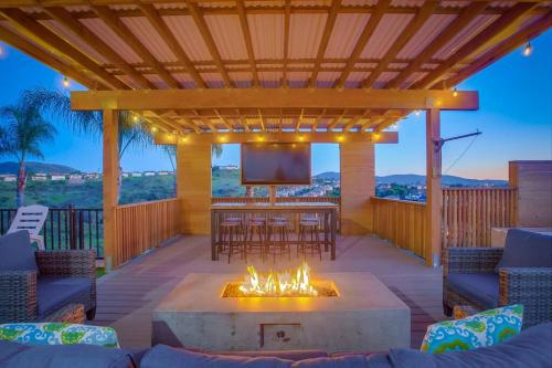 Large Pool Home on Two Acres with Views! in San Marcos Large Pool Home on Two Acres with Views! in San Marcos