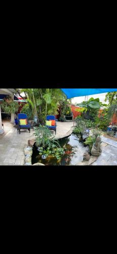 Secret gardens guest house in Westwood Lakes Secret gardens guest house in Westwood Lakes