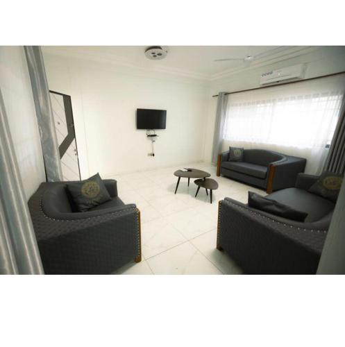 Konuk Odası, DAA DINGBE SUITES - Luxury Two Bedroom Apartments in Tamale Konuk Odası, DAA DINGBE SUITES - Luxury Two Bedroom Apartments in Tamale