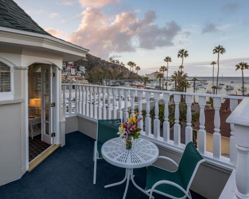 Balcony/terrace, Glenmore Plaza Hotel in Avalon (CA) Balcony/terrace, Glenmore Plaza Hotel in Avalon (CA)