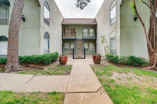 3 Mi to Dtwn Dallas Condo with Walkable Location! in Highland Park 3 Mi to Dtwn Dallas Condo with Walkable Location! in Highland Park
