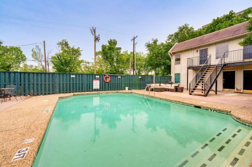 3 Mi to Dtwn Dallas Condo with Walkable Location! in Highland Park 3 Mi to Dtwn Dallas Condo with Walkable Location! in Highland Park