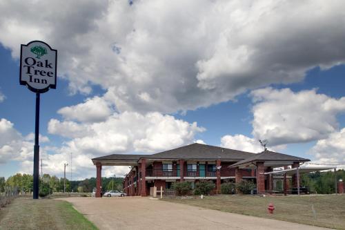 This photo about Oak Tree Inn Durant shared on HyHotel.com