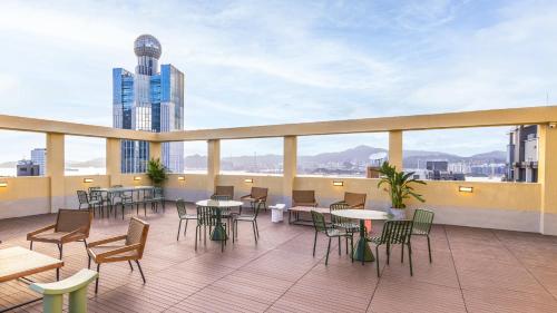Balcony/terrace, Weave Studios - Sai Ying Pun in Hong Kong Island West Balcony/terrace, Weave Studios - Sai Ying Pun in Hong Kong Island West