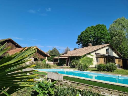 Domaine du Moulin de Candresse in Narrosse Domaine du Moulin de Candresse in Narrosse