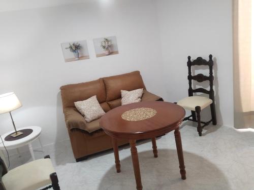 Divertida y Romántica (Divertida y Romantica) in La Guardia de Jaén Divertida y Romántica (Divertida y Romantica) in La Guardia de Jaén