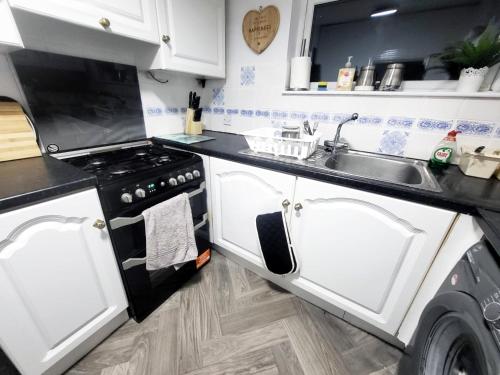 Konyha, Stay Sleep Rest - Ivor Street in Rochdale Konyha, Stay Sleep Rest - Ivor Street in Rochdale