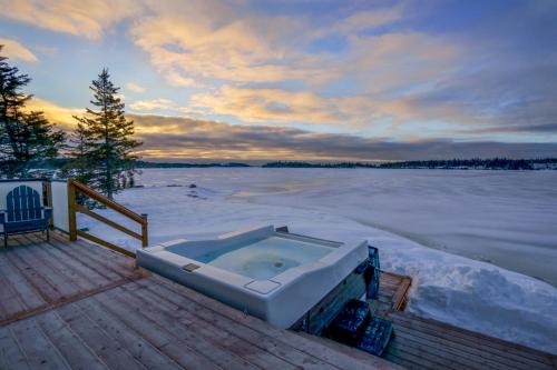 San Adaleida Lake House with Private Hot Tub Outdoor Shower Kayaks in Saint Peter's (NS) San Adaleida Lake House with Private Hot Tub Outdoor Shower Kayaks in Saint Peter's (NS)