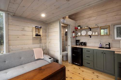 Little Cabin in the Pines in Owen Sound Little Cabin in the Pines in Owen Sound