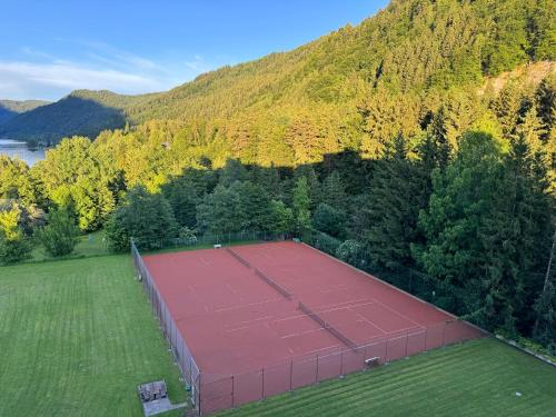 Tennis court, Apartment am Ossiacher See mit Seeblick in St. Andra Tennis court, Apartment am Ossiacher See mit Seeblick in St. Andra