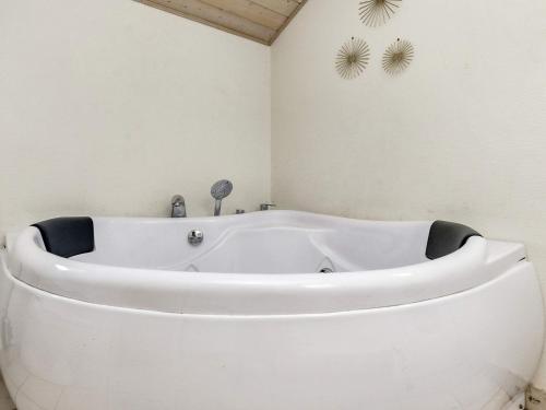 Spa, Four-Bedroom Holiday home in Storvorde in Hals Spa, Four-Bedroom Holiday home in Storvorde in Hals