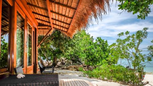 Balcony/terrace, Ten Moons Lipe Resort in Ko Lipe Balcony/terrace, Ten Moons Lipe Resort in Ko Lipe