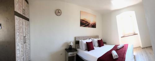 Romantic Hotel Centar Omisalj in Омішаль Romantic Hotel Centar Omisalj in Омішаль