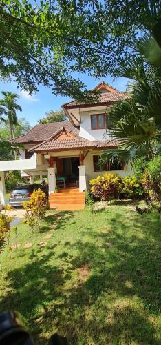 บ้านเขียมเลียบคลอง โฮมสเตย์ in Thung Yai บ้านเขียมเลียบคลอง โฮมสเตย์ in Thung Yai